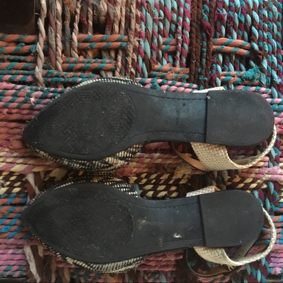 FREE Woven Neutral Pointed Flats - Picture 3 of 5